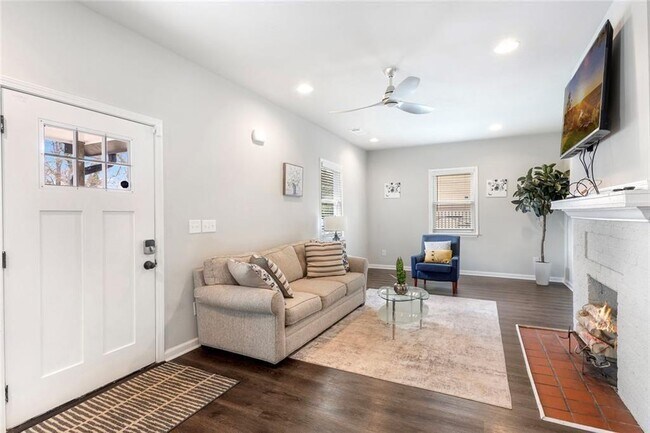 Photo - 1585 Archer St SW