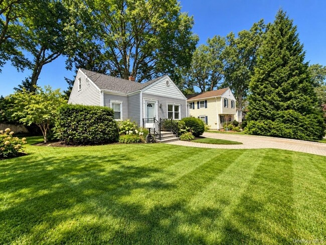 60 Topland Rd