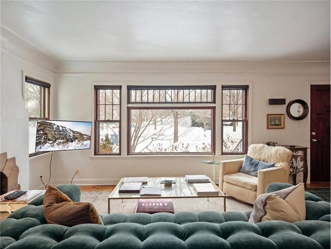 Photo - 4325 Chowen Ave S