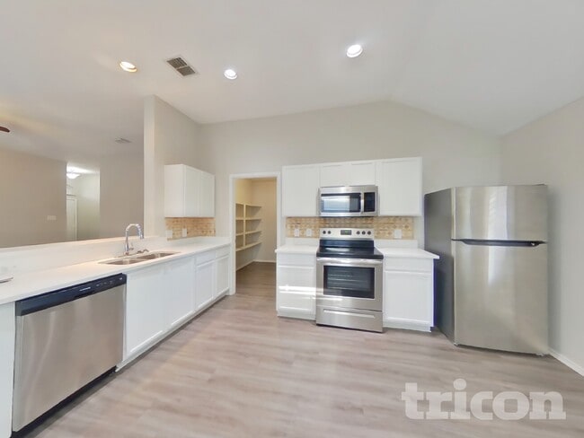 Photo - 1915 Pin Oak Ln