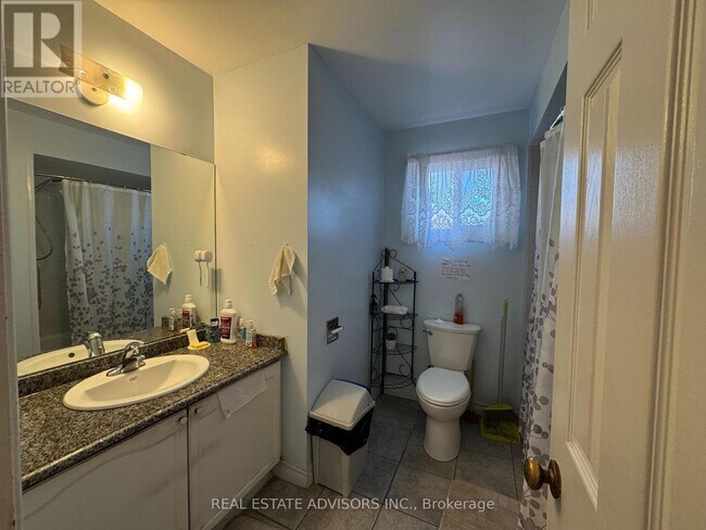 Photo - 103 Belmont Crescent