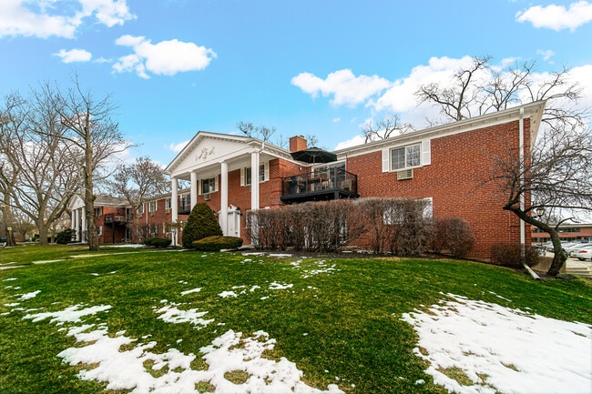 Photo - 101 N Lincoln Ln Unit 2A