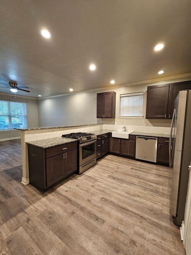 Photo - 106 Castro St