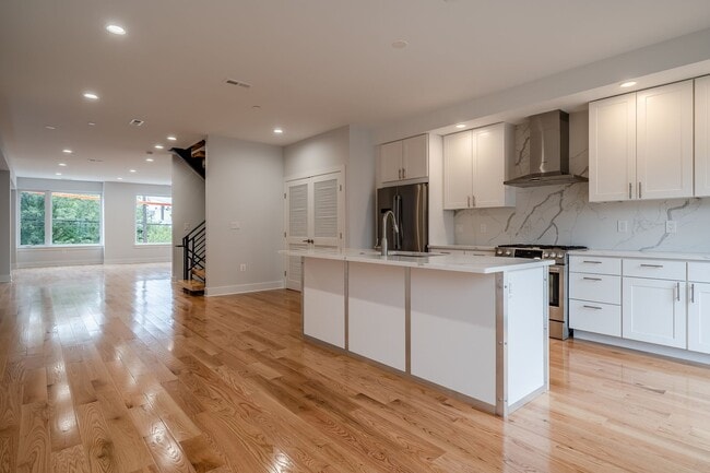 Photo - 237 Tasker St