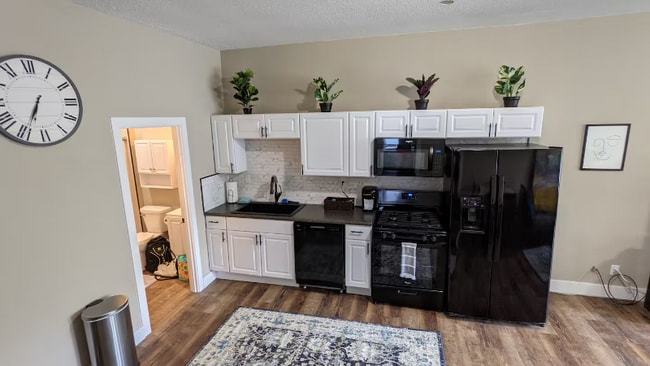 Photo - 902-904 W Locust St Unidad 902