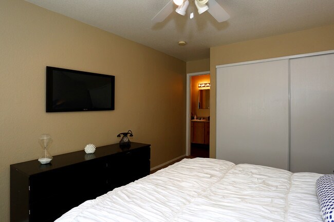 2 BR, 2 BA (Upgraded)