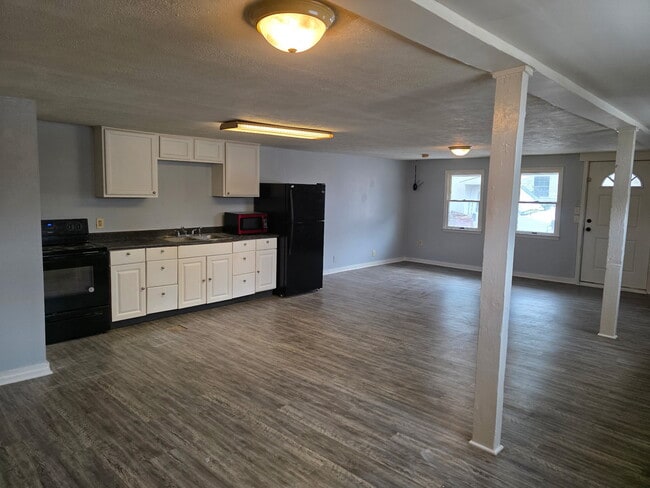300 N High St