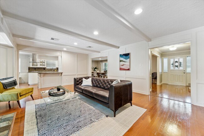 Photo - 3106 Redwood Lodge Dr