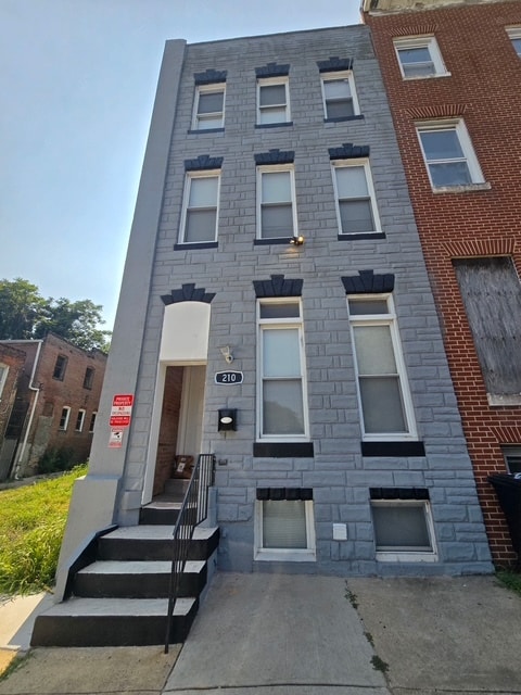 Building Photo - 210 N Mount St Rental