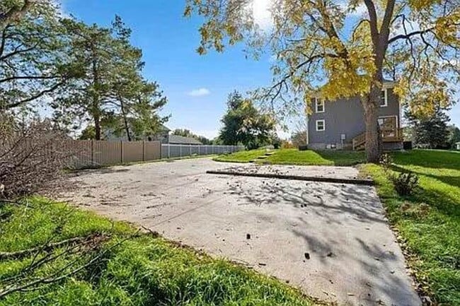 Photo - 4 Bedroom 1 Bath