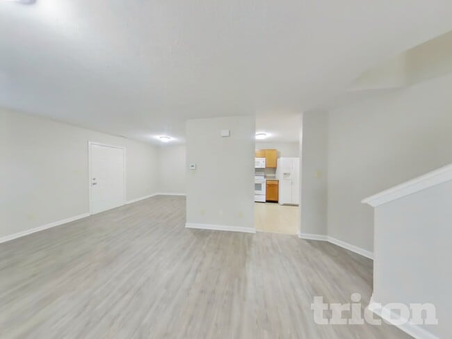 Photo - 1296 Edgewater Dr