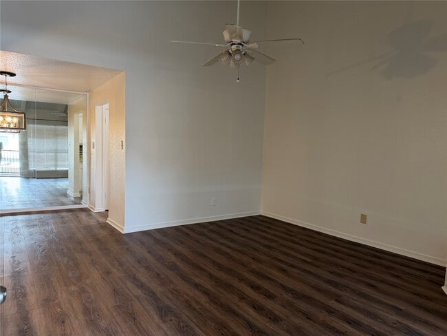 Building Photo - 1100 Augusta Dr Unit 46