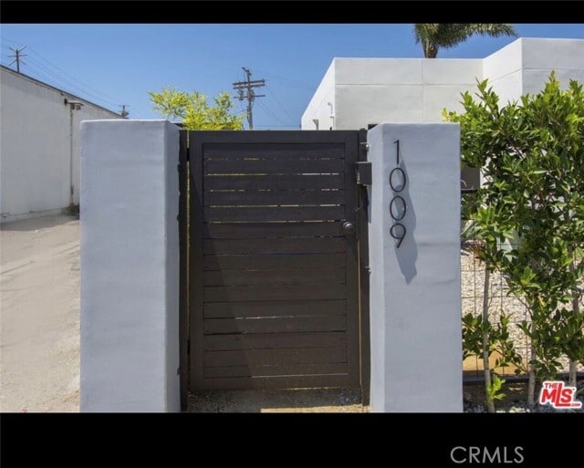 Building Photo - 1009 Palms Blvd