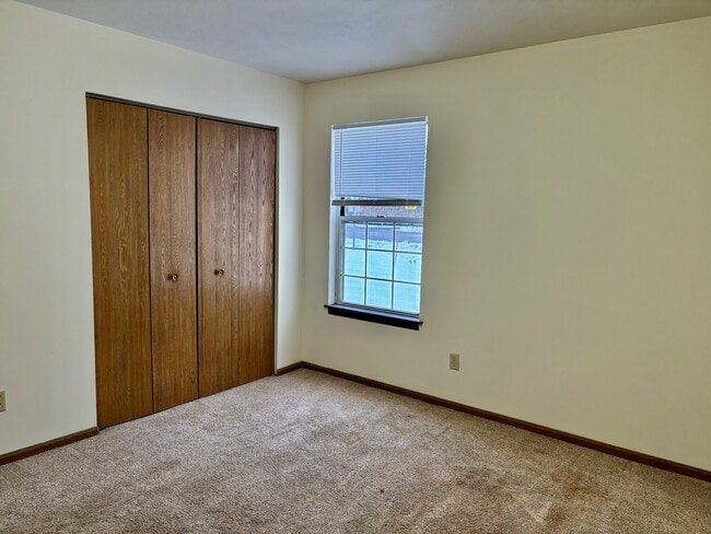 Photo - 5 W 48th St