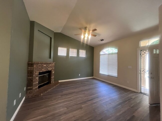 Photo - 1900 Modoc Ave