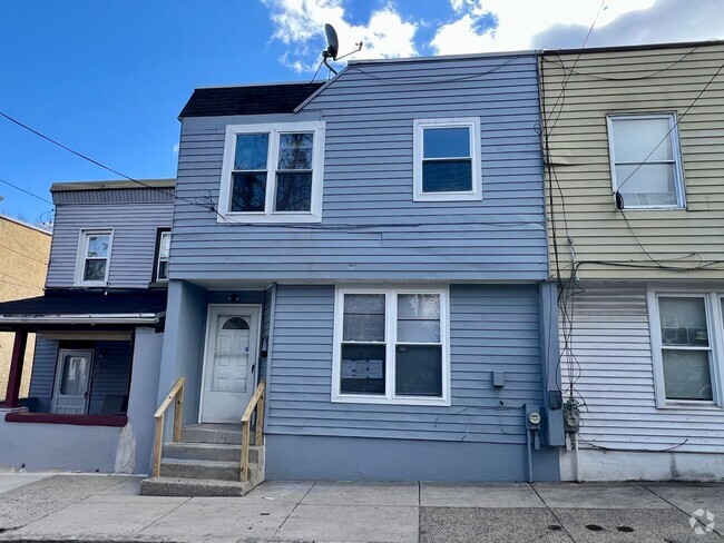 Building Photo - Newly Renovated 3-Bedroom Home in Germanto...