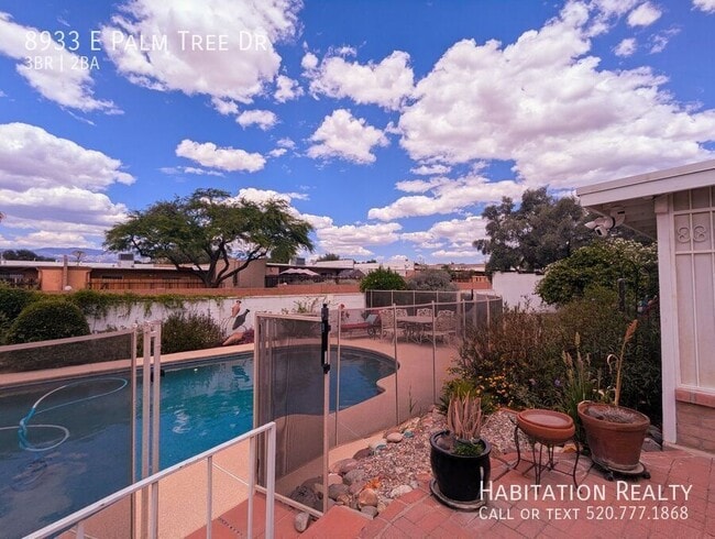 Building Photo - 8933 E Palm Tree Dr