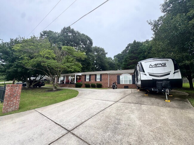 Photo - 212 Victory Dr