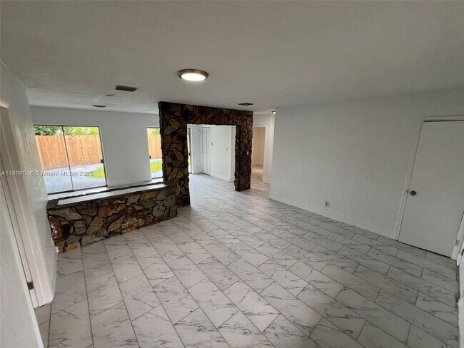 Photo - 4421 NW 33rd St