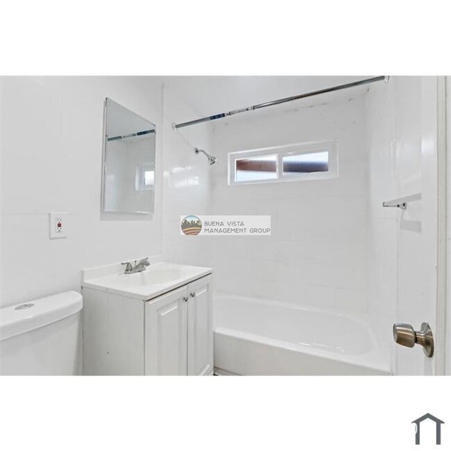 1004-1010 N Burris Ave-1010 1/2 N Burris Ave