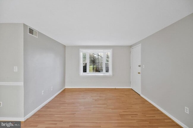 Photo - 704 S Arlington Mill Dr Unit 204