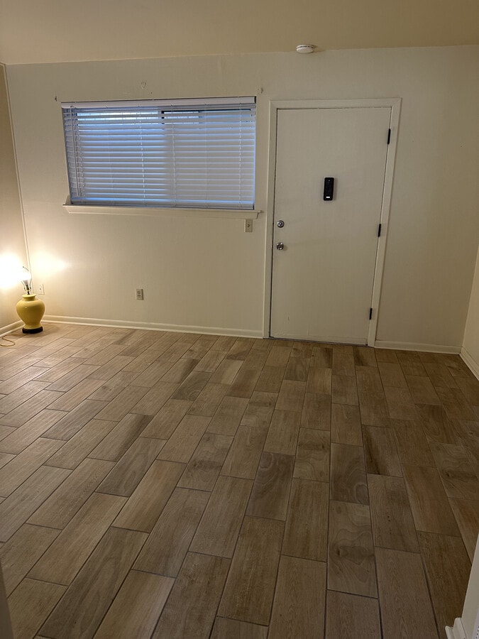 Photo - 940 Avenue F