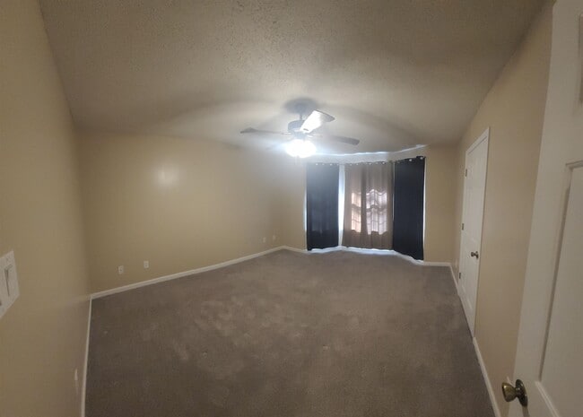Photo - 50 Henderson Cove