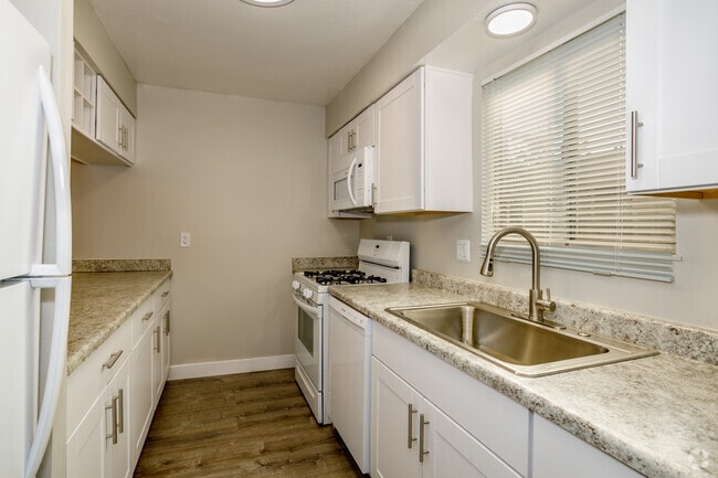 1HAB, 1BA - 650 ft² - Hidden Oaks