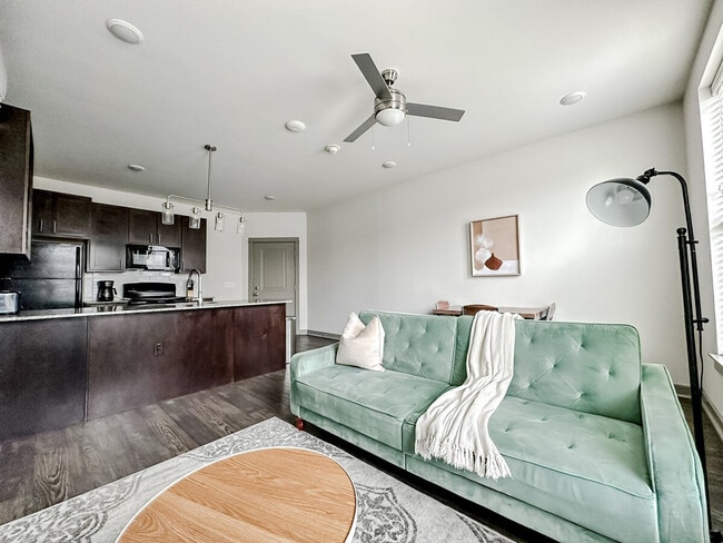 Photo - 111 E 4th St Unidad ID1036784P