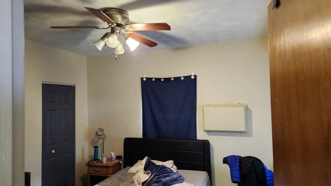 Photo - 947 W Main St