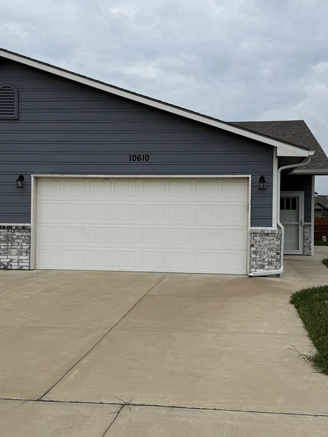 Photo - 10610 E Conifer St