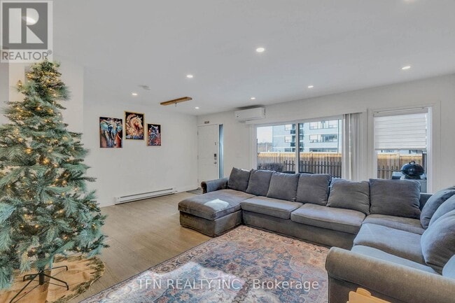 Photo - 242 Milestone Crescent