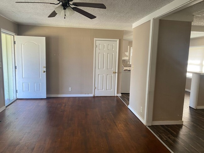 Photo - 1672 S Maple Ave