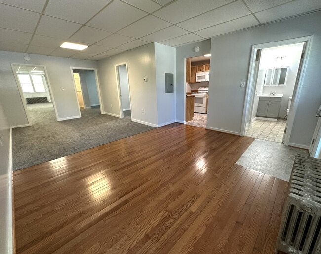 Photo - Huge 2-Bedroom Apartment in Westminster