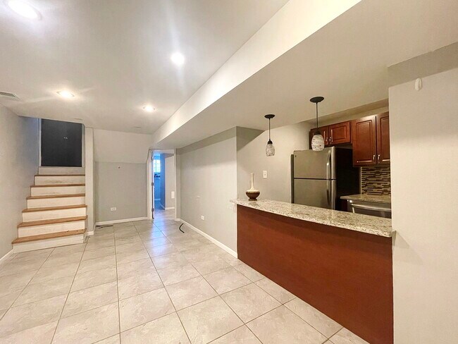 Photo - 3021 W Diversey Ave Unit G