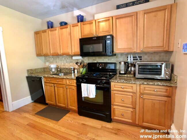 Photo - 235 Amory St