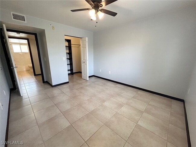 Building Photo - 8284 Key Royal Cir Unit 1323