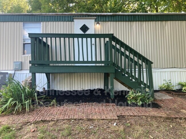220 Eller Dr