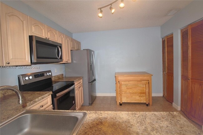 Photo - 5641 Riverside Dr