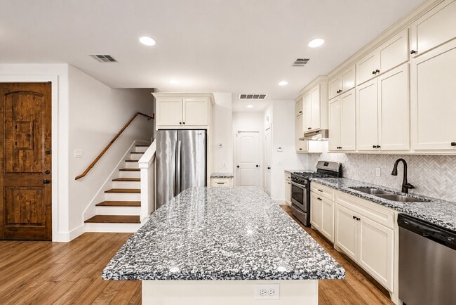 Building Photo - 3605 Billingsley St