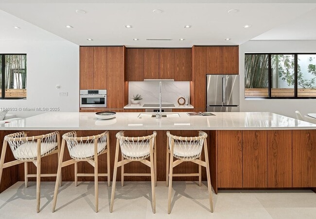 Photo - 2984 Coconut Ave