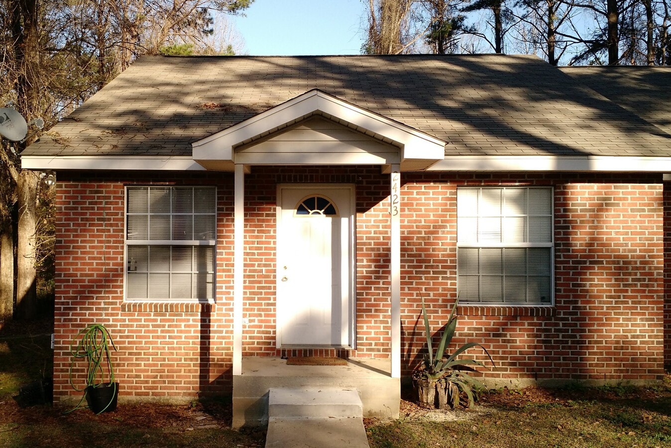 Photo - 2423 Chateau Ln