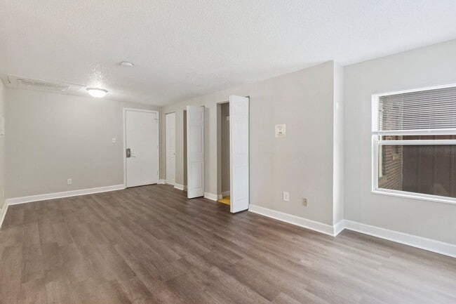 Photo - 3609 Balsam Ave Unidad 3609-205