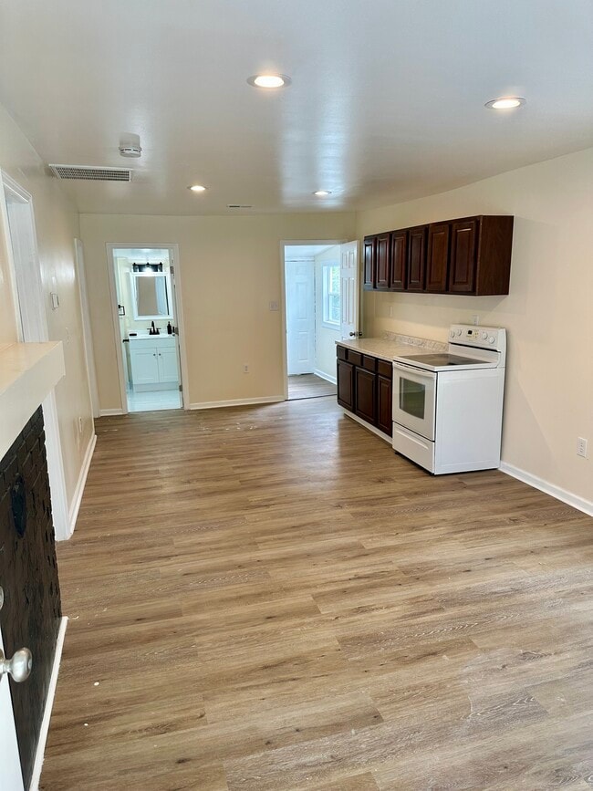 Photo - 2228 Tate St