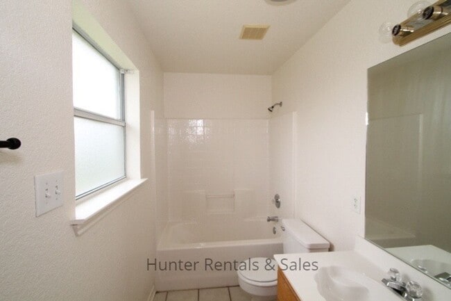 Photo - 4301 Thunder Creek Dr
