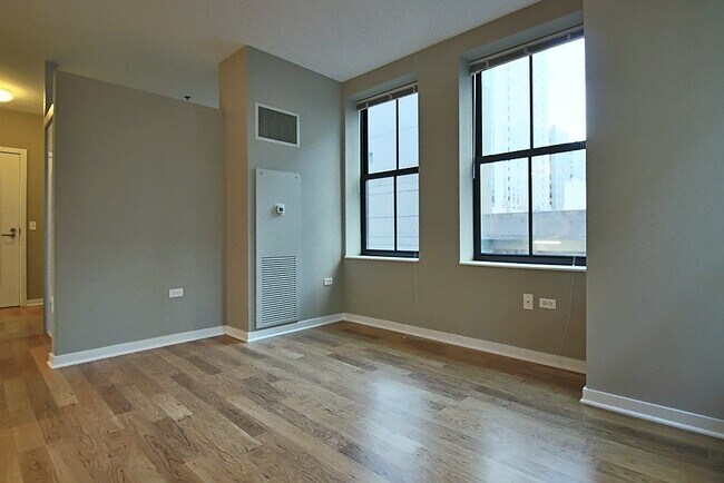 177 W Randolph St