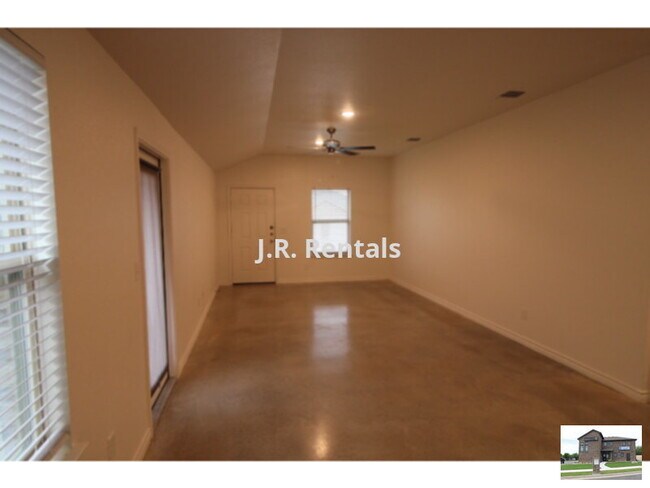 Photo - 106 Lost Trl