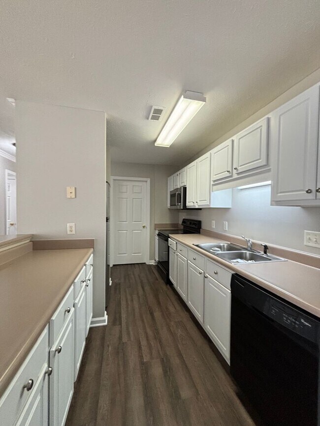 401 Meadowland Ct Townhome Townhome Rental in Hope Mills NC