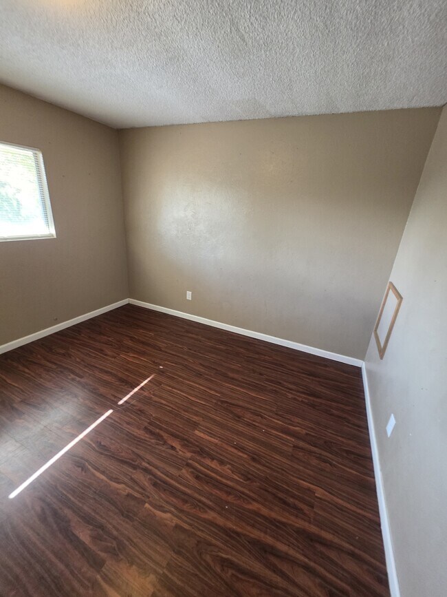 Photo - 488-32 1/8 32 1/8 Rd