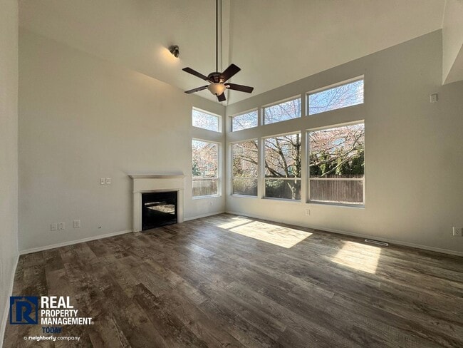 Photo - Spacious 4-bedroom home!